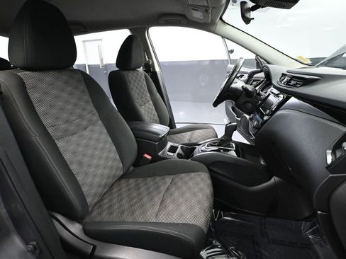 Used 2021 Nissan Rogue Sport SV image 45