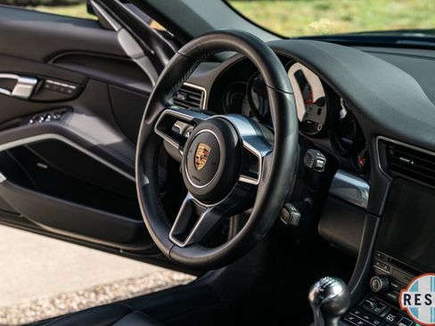 Used 2017 Porsche 911 Carrera S RWD image 40