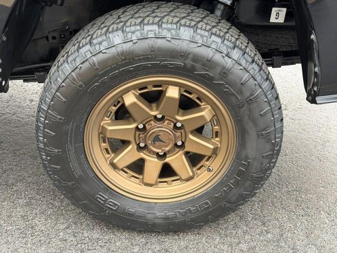 Used 2023 Toyota Tacoma SR image 9