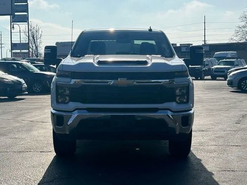 Used 2024 Chevrolet Silverado 3500 LT AWD/4WD image 10