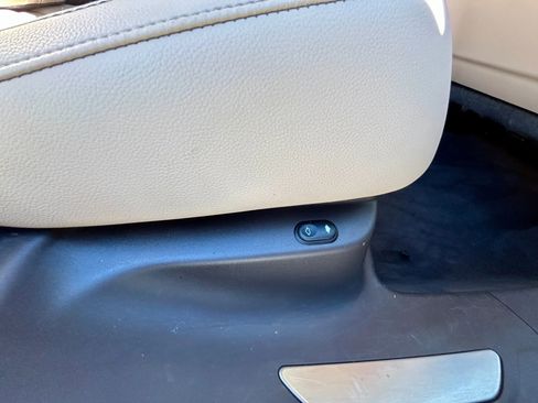 Used 2020 Jaguar F-PACE Prestige image 30