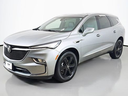 Used 2023 Buick Enclave Essence w/ Experience Buick Package FWD image 12