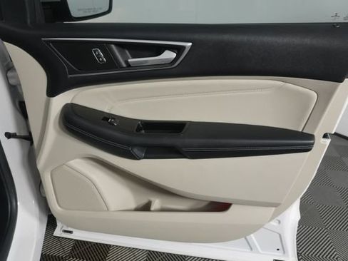 Used 2015 Ford Edge Titanium w/ Technology Package FWD image 33