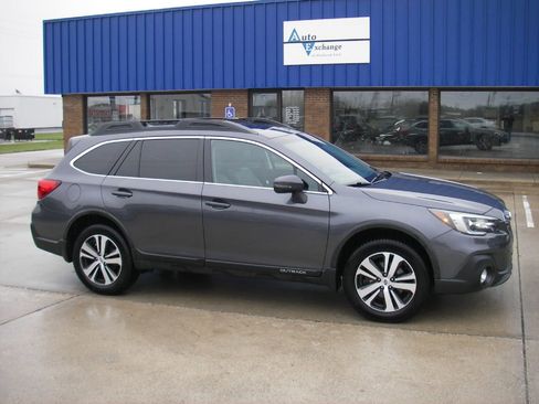 Used 2018 Subaru Outback 2.5i Limited image 3