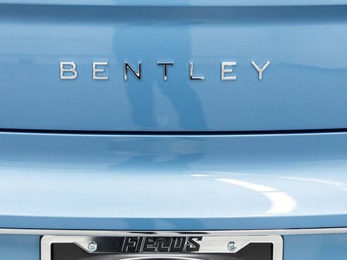 New 2026 Bentley Flying Spur Plug-In Hybrid image 13