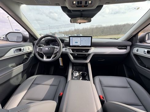 New 2026 Ford Explorer Active w/ Active Comfort Package image 32
