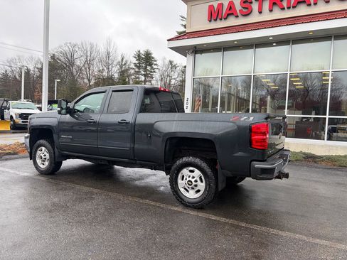 Used 2018 Chevrolet Silverado 2500 LT w/ LT Convenience Package image 11