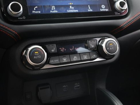 New 2025 Nissan Versa SR w/ Trunk Package image 13