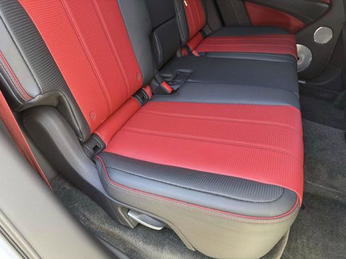 Used 2022 Bentley Bentayga Speed image 50