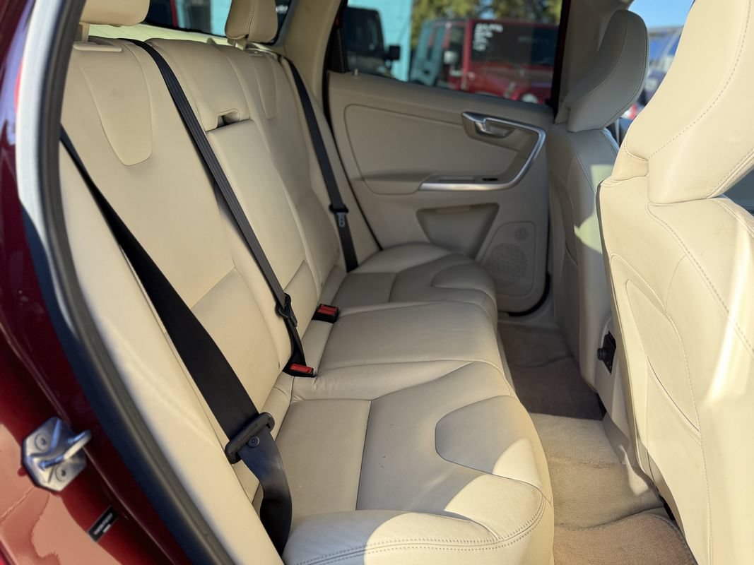 Used 2015 Volvo XC60 T5 AWD/4WD image 10