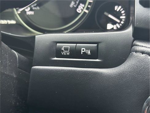 Used 2017 Lexus LX 570 4WD image 33