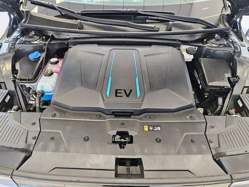 Certified 2023 Hyundai Ioniq 5 Limited w/ Cargo Package AWD/4WD image 33
