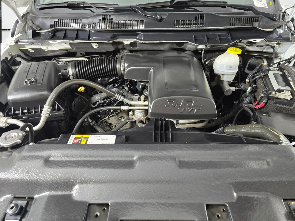Used 2024 RAM 1500 Classic SLT AWD/4WD image 13