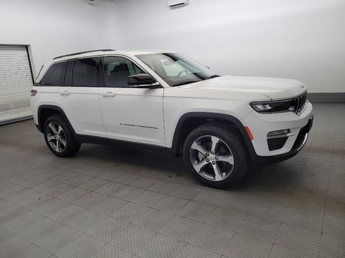 Used 2023 Jeep Grand Cherokee Limited image 11