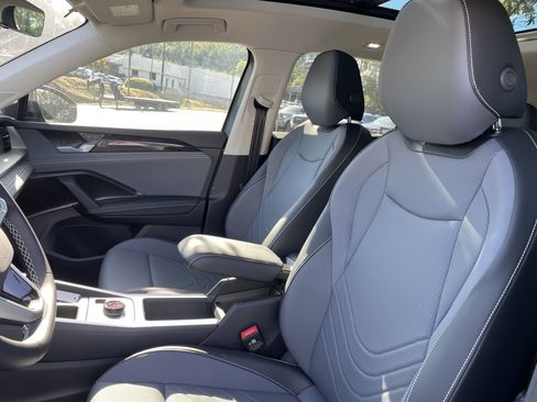 New 2026 Volkswagen Tiguan SE FWD image 15