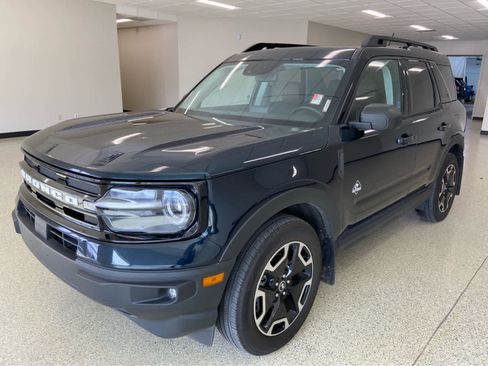 Used 2023 Ford Bronco Sport Outer Banks w/ Tech Package AWD/4WD image 3