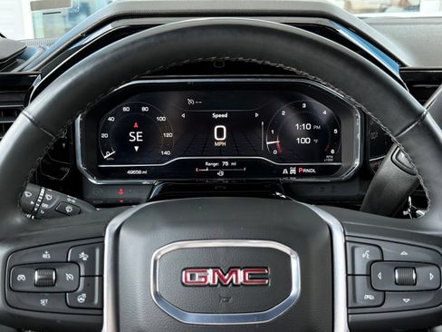 Used 2025 GMC Sierra 1500 SLT AWD/4WD image 39