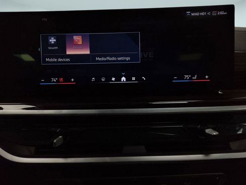 Used 2025 BMW X5 xDrive50e w/ Parking Assistance Package image 21