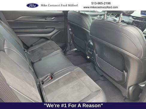 Used 2025 Jeep Grand Cherokee L Altitude AWD/4WD image 24