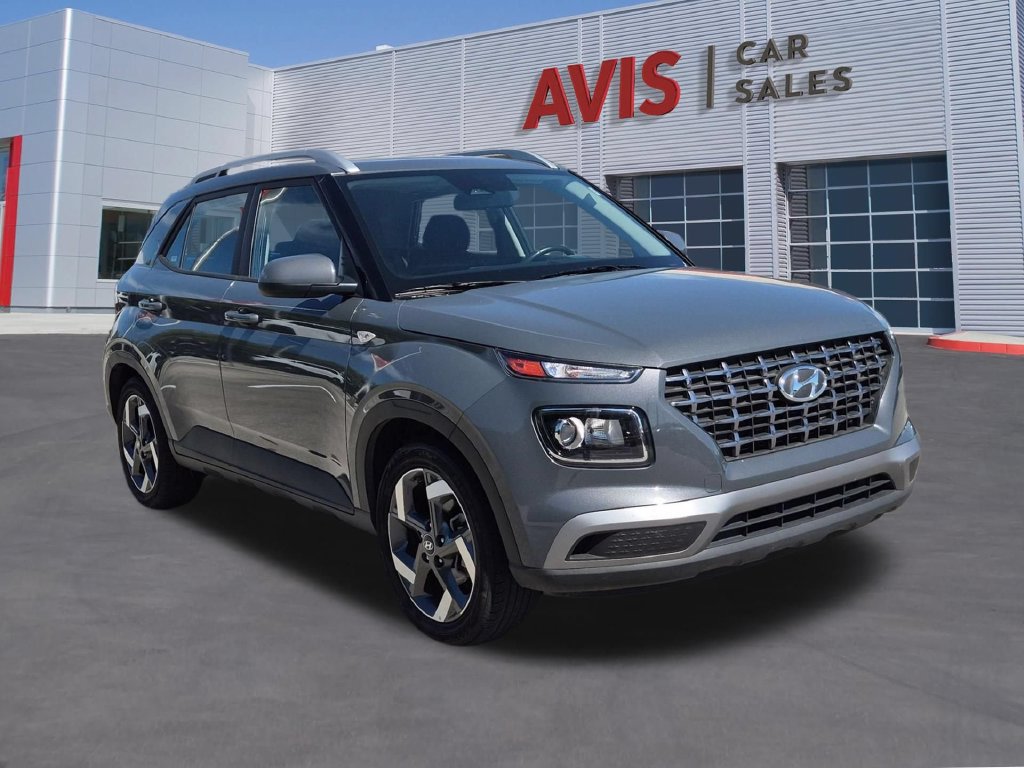 Used 2025 Hyundai Venue SEL FWD image 3