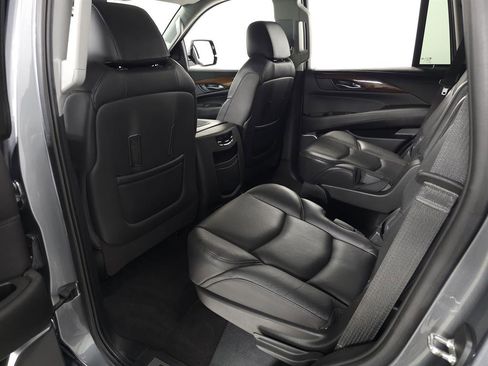 Used 2020 Cadillac Escalade Luxury image 35