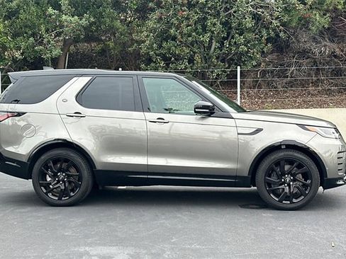 Certified 2024 Land Rover Discovery Dynamic SE image 6