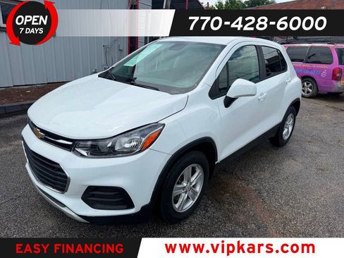 Used 2020 Chevrolet Trax LS w/ Tint and Cruise Package FWD image 1