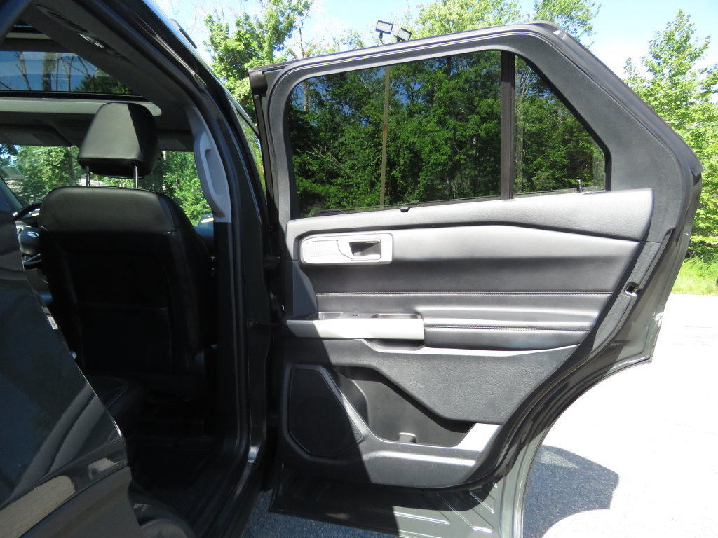Used 2021 Ford Explorer Limited w/ Equipment Group 301A AWD/4WD image 15