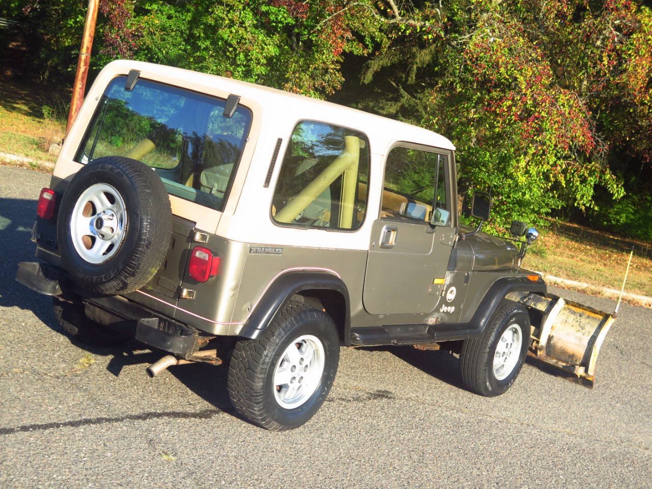 Used 1988 Jeep Wrangler Sahara AWD/4WD image 28