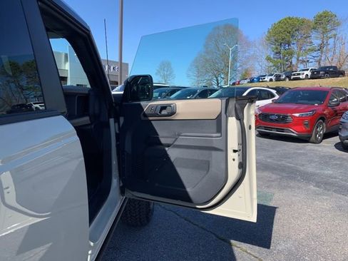 Certified 2025 Ford Bronco Big Bend w/ Black Diamond Package image 15