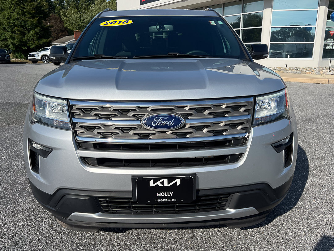Used 2018 Ford Explorer XLT w/ Equipment Group 201A FWD image 13