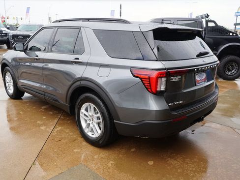 New 2026 Ford Explorer Active RWD image 12