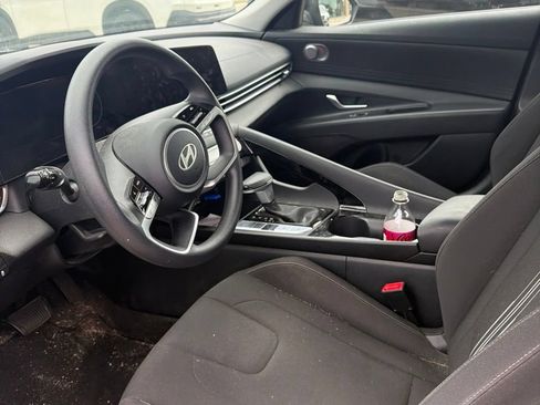 Used 2024 Hyundai Elantra Blue FWD image 9