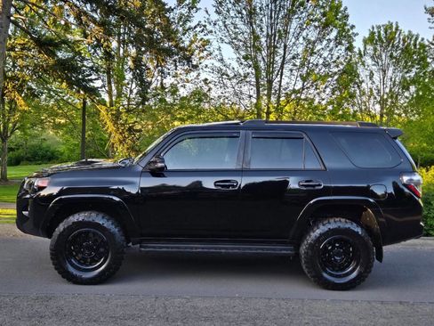 Used 2015 Toyota 4Runner Trail Premium AWD/4WD image 9