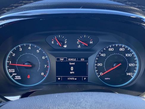 Used 2023 Chevrolet Traverse LT image 25