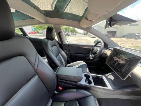 Used 2022 Tesla Model 3 Long Range AWD/4WD image 4