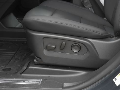 Used 2025 GMC Hummer EV 3X w/ LPO, Dark Essentials Package image 11