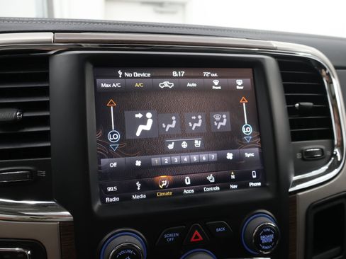 Used 2018 RAM 1500 Laramie w/ Convenience Group AWD/4WD image 54