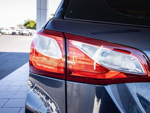 Used 2019 Chevrolet Equinox LS image 13