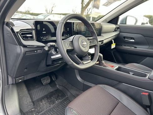 New 2025 Nissan Kicks SR w/ Illumination Package AWD/4WD image 11