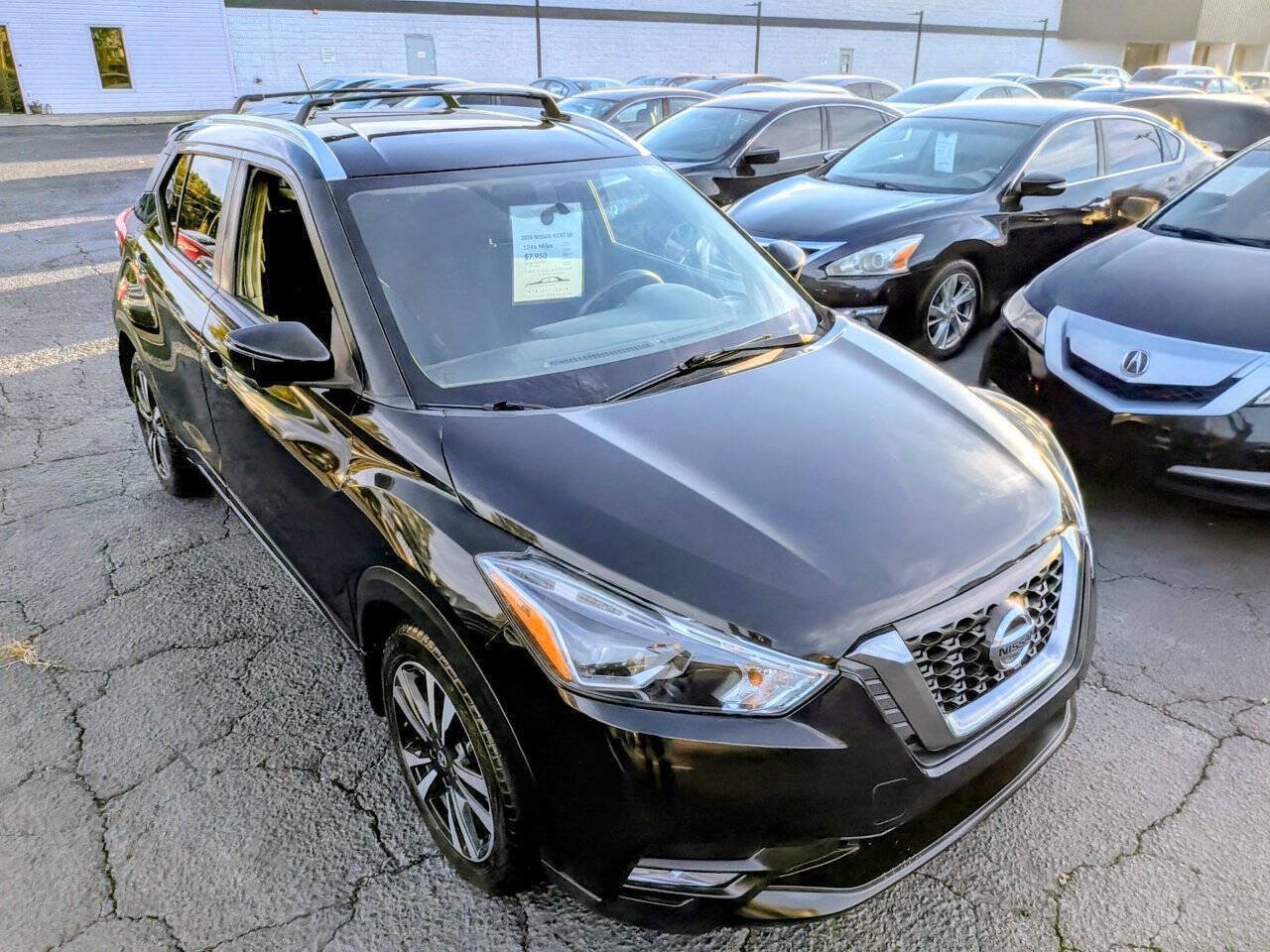 Used 2018 Nissan Kicks SR w/ Exterior Electronics Package FWD image 9