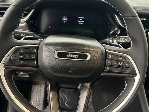 Used 2022 Jeep Grand Cherokee Limited 4xe w/ Luxury Tech Group II AWD/4WD image 15