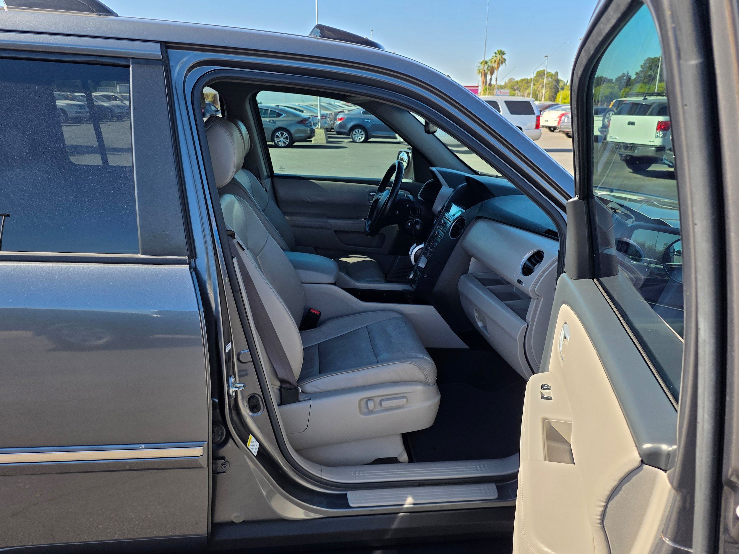 Used 2011 Honda Pilot Touring image 30