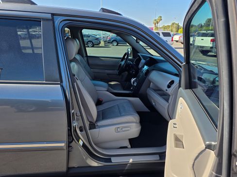 Used 2011 Honda Pilot Touring image 30