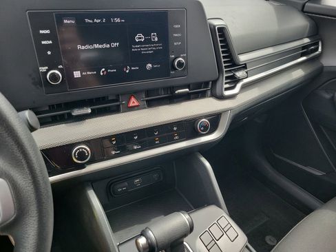 Used 2025 Kia Sportage LX FWD image 28