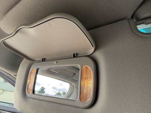 Used 2009 Cadillac DTS w/ Trunk Convenience Package image 32