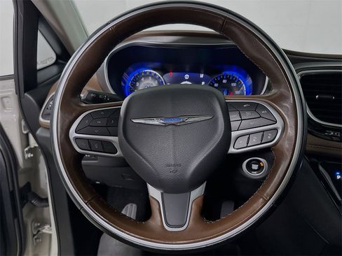 Used 2019 Chrysler Pacifica Limited w/ Tire & Wheel Group image 18