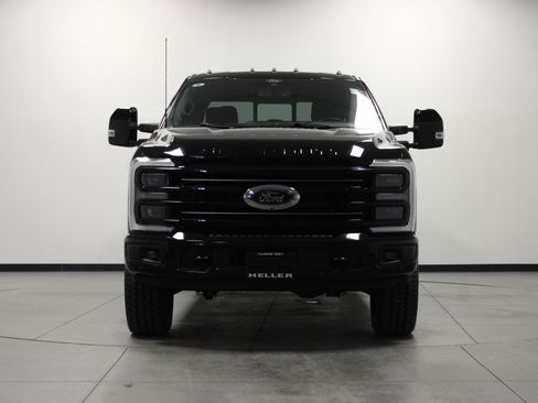 Used 2025 Ford F250 Platinum w/ FX4 Off-Road Package image 9