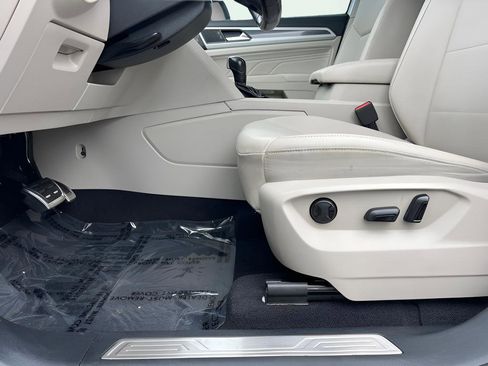 Used 2021 Volkswagen Atlas SE FWD image 43