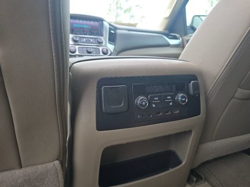 Used 2017 Chevrolet Suburban Premier AWD/4WD image 23